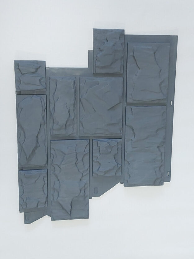 Темно-серая пластиковая фасадная панель